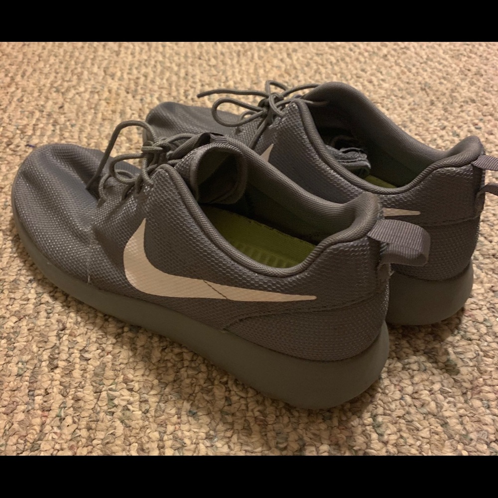 Men’s/Youth Nike Tennis Shoes